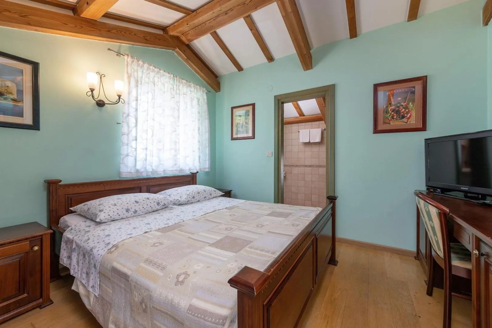 Villa Rosini 0*,  Croatia