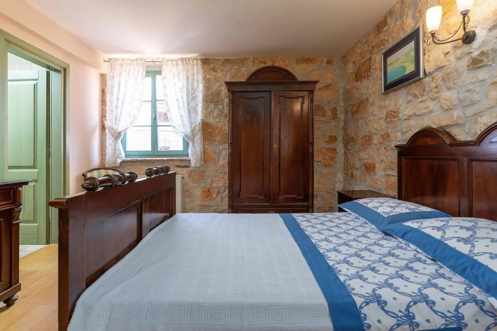 Villa Rosini 0*,